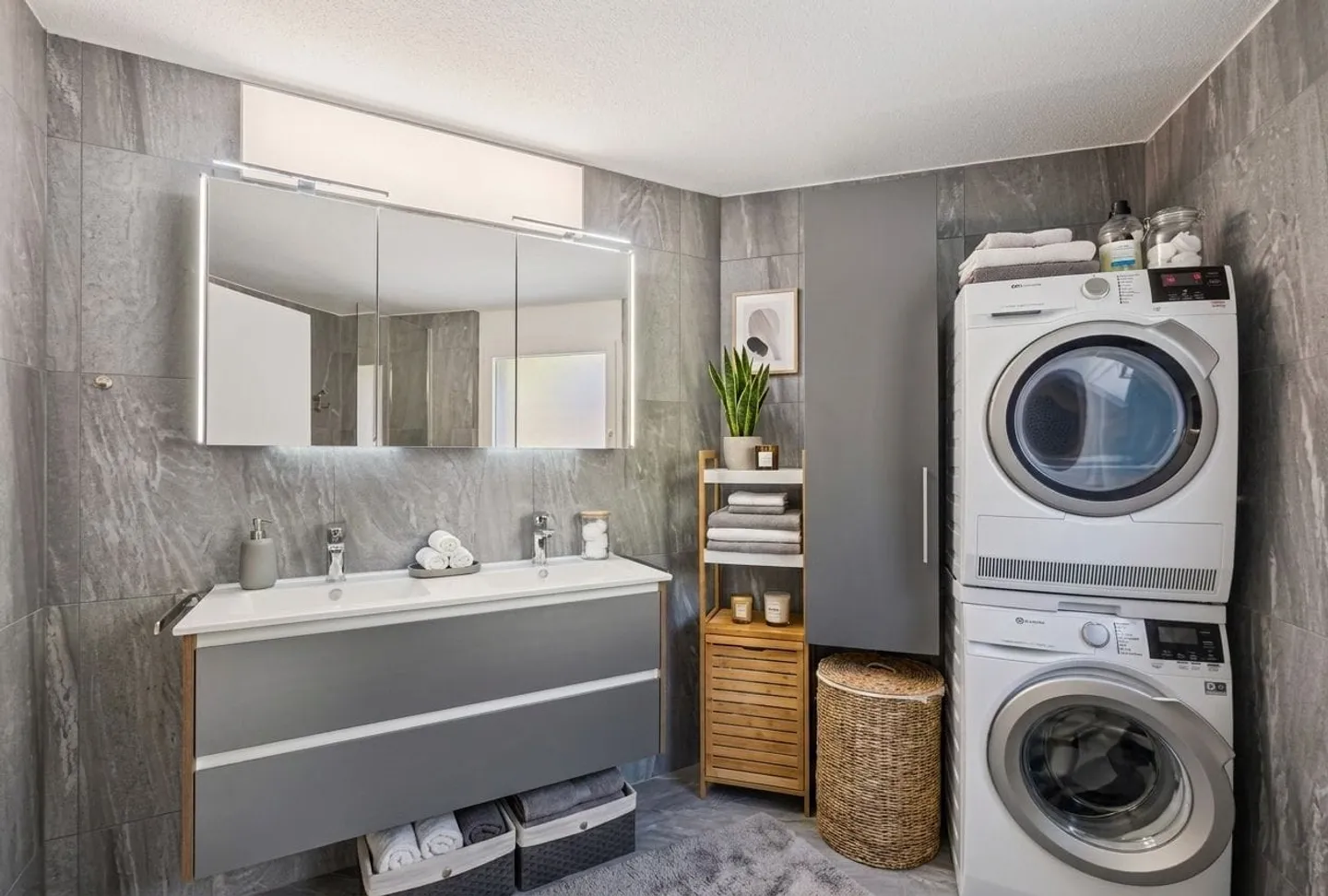 Modernes Apartment mit Seesicht - Foto 3 von 6