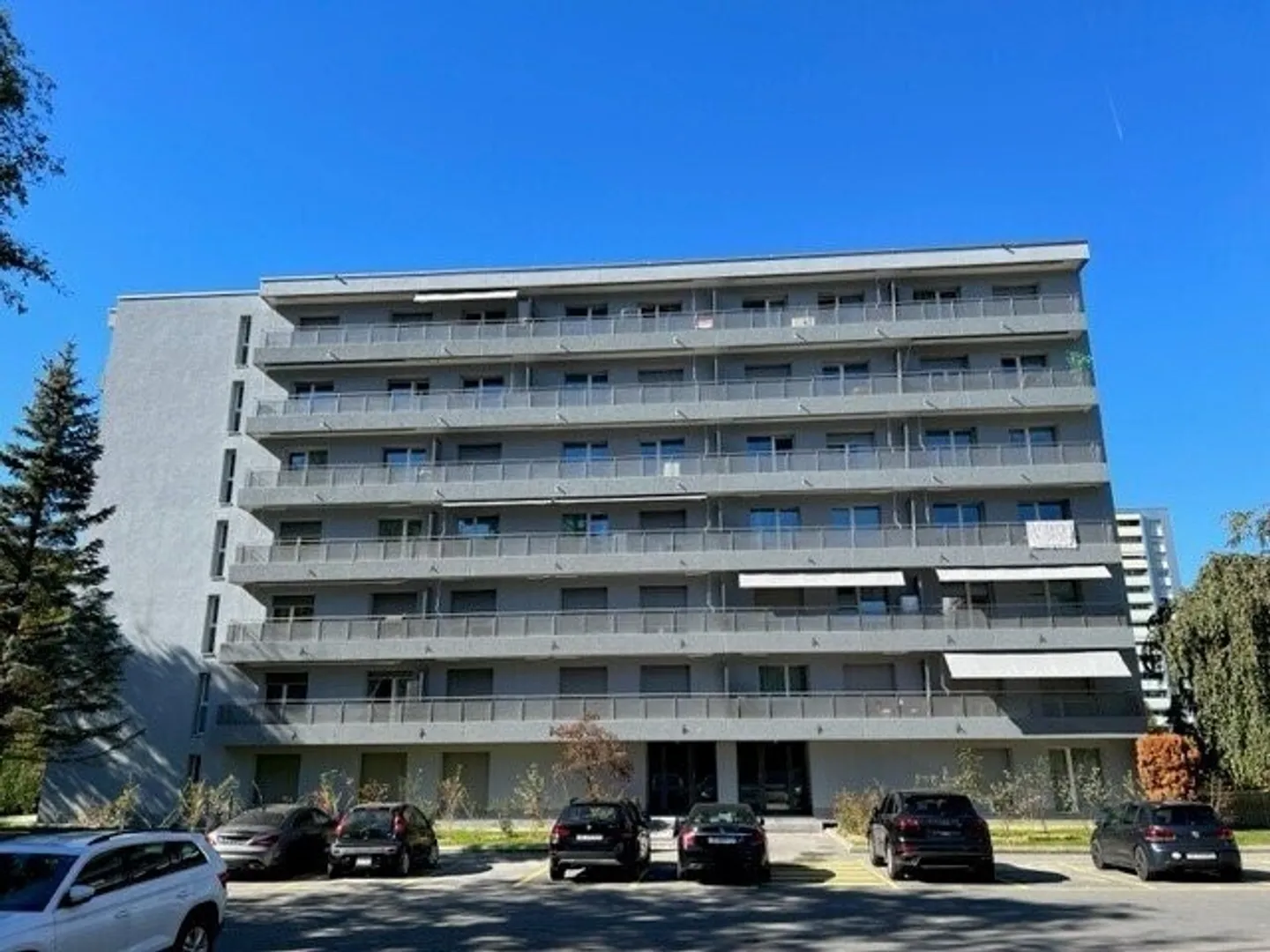 Indoor parking space for rent in Chavannes-près-Renens - Photo 2 of 2