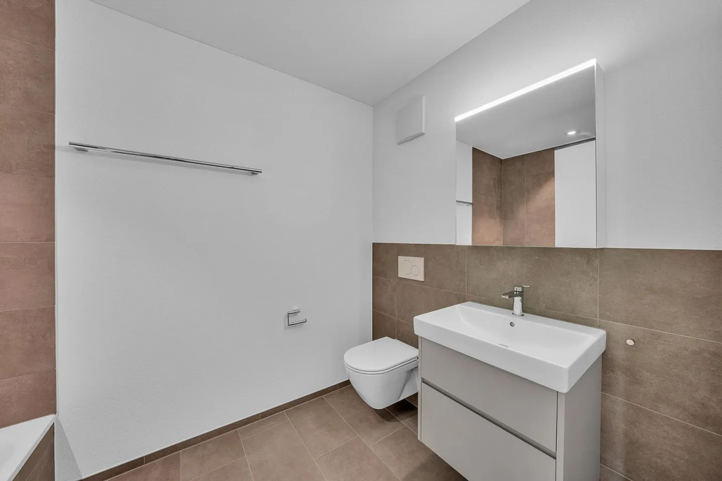 Nuovo edificio con comfort - Foto 15 di 28