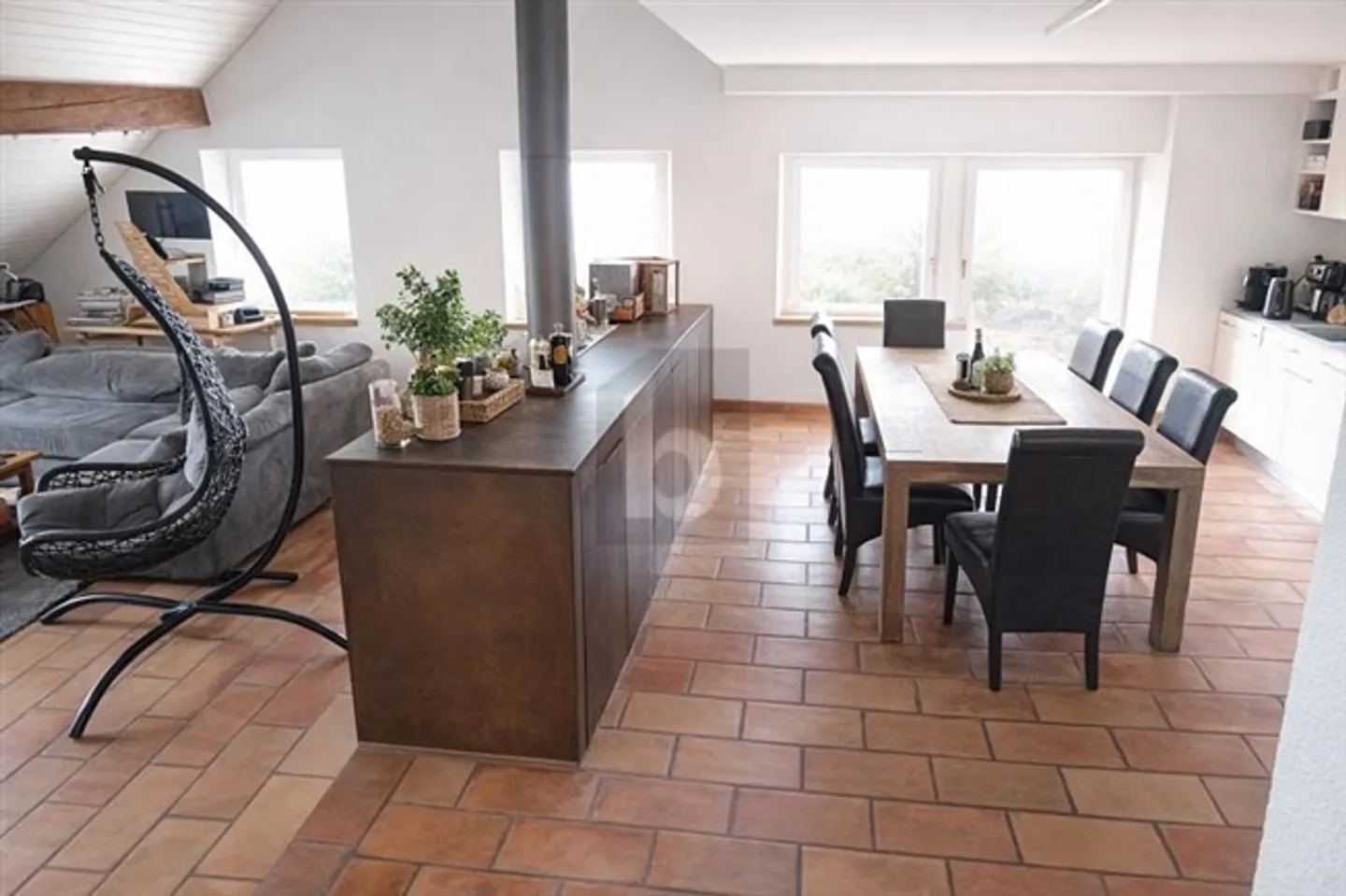 TOP PRICE BRIGHT AND SPACIOUS WITH LAKE VIEW - Photo 2 of 6