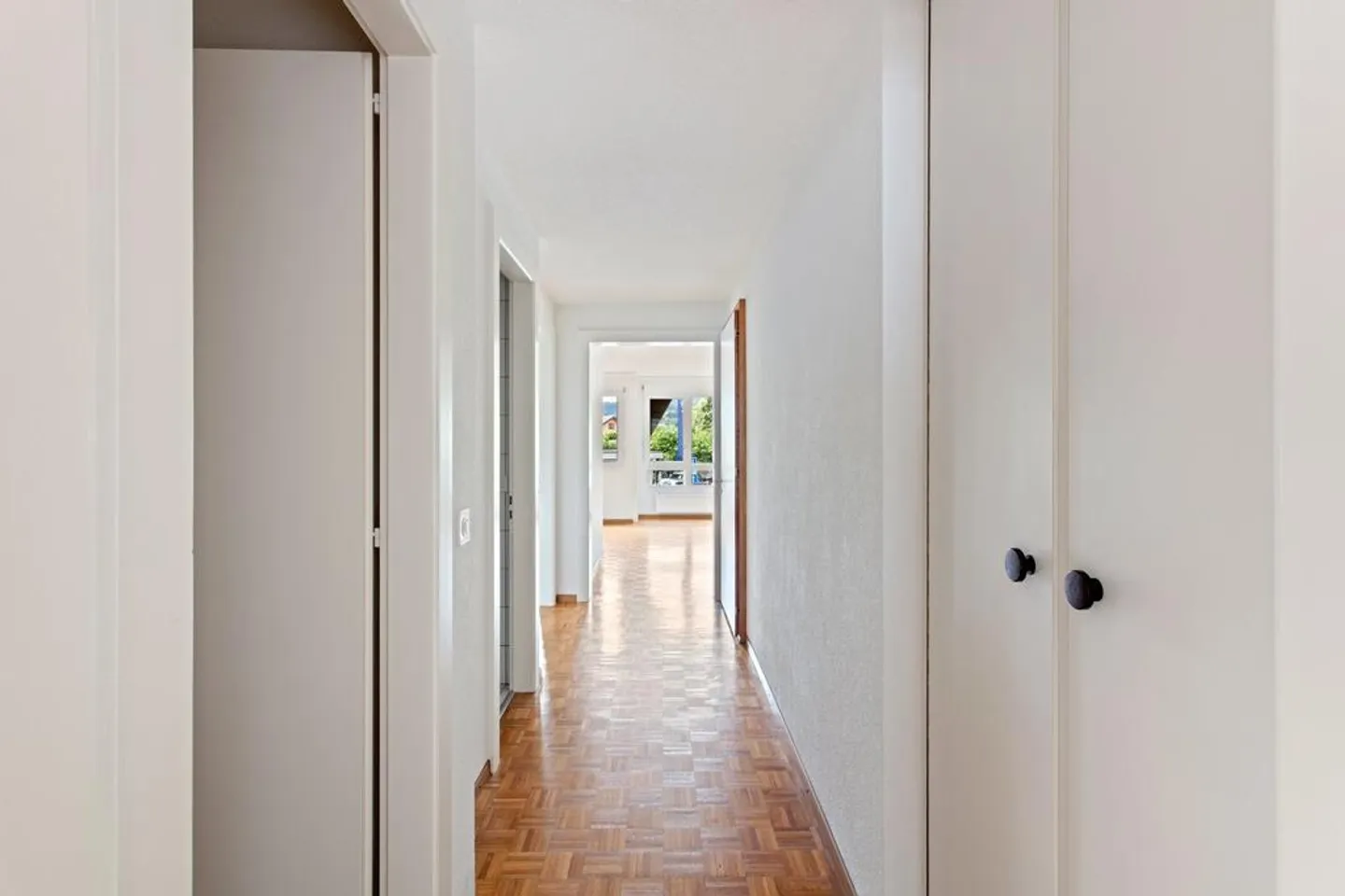 Zwischen Stadt und Bergen.. - Foto 3 von 10