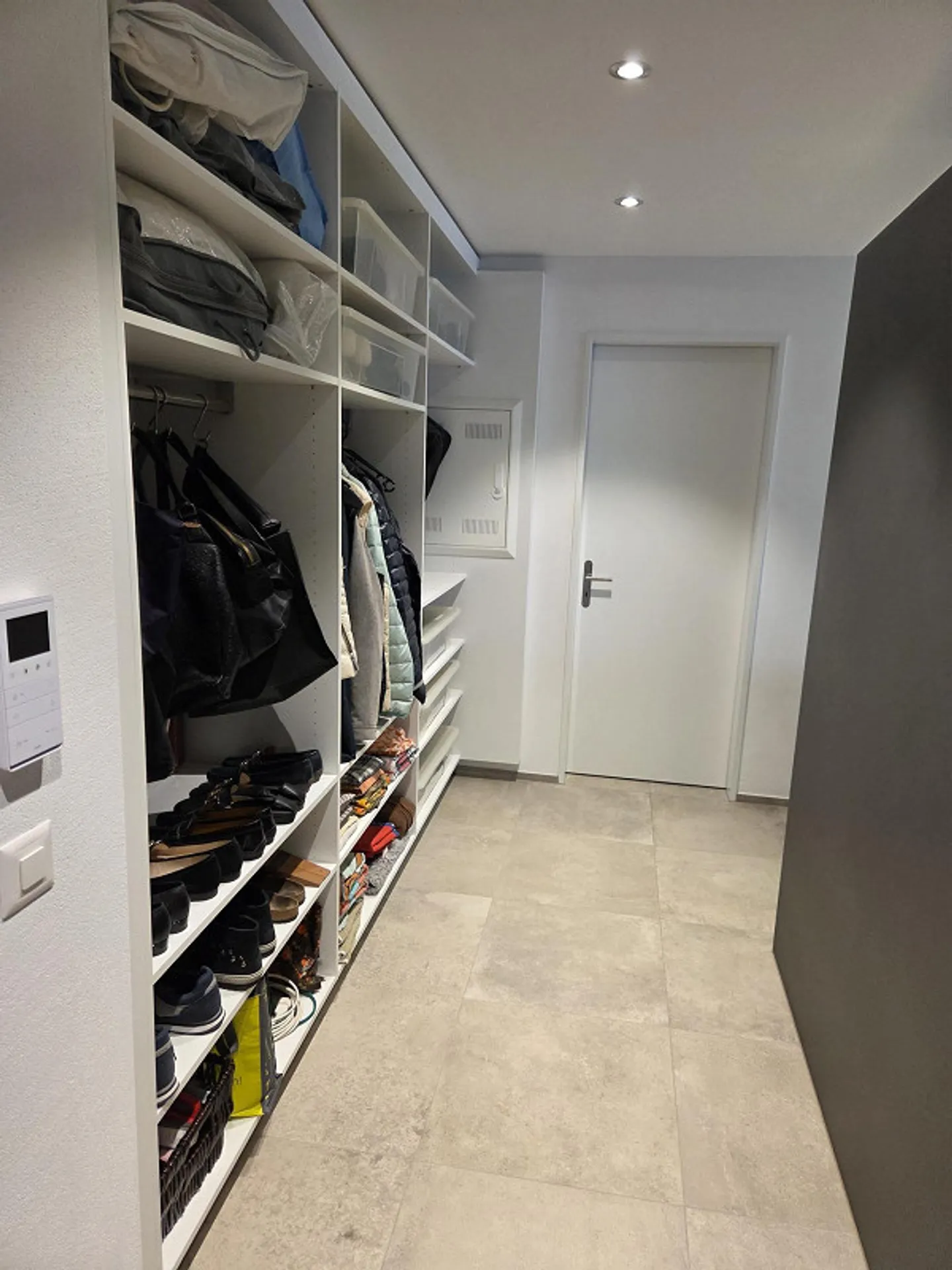 Apartment with 3 1/2 rooms on the ground floor and basement - Photo 6 of 27