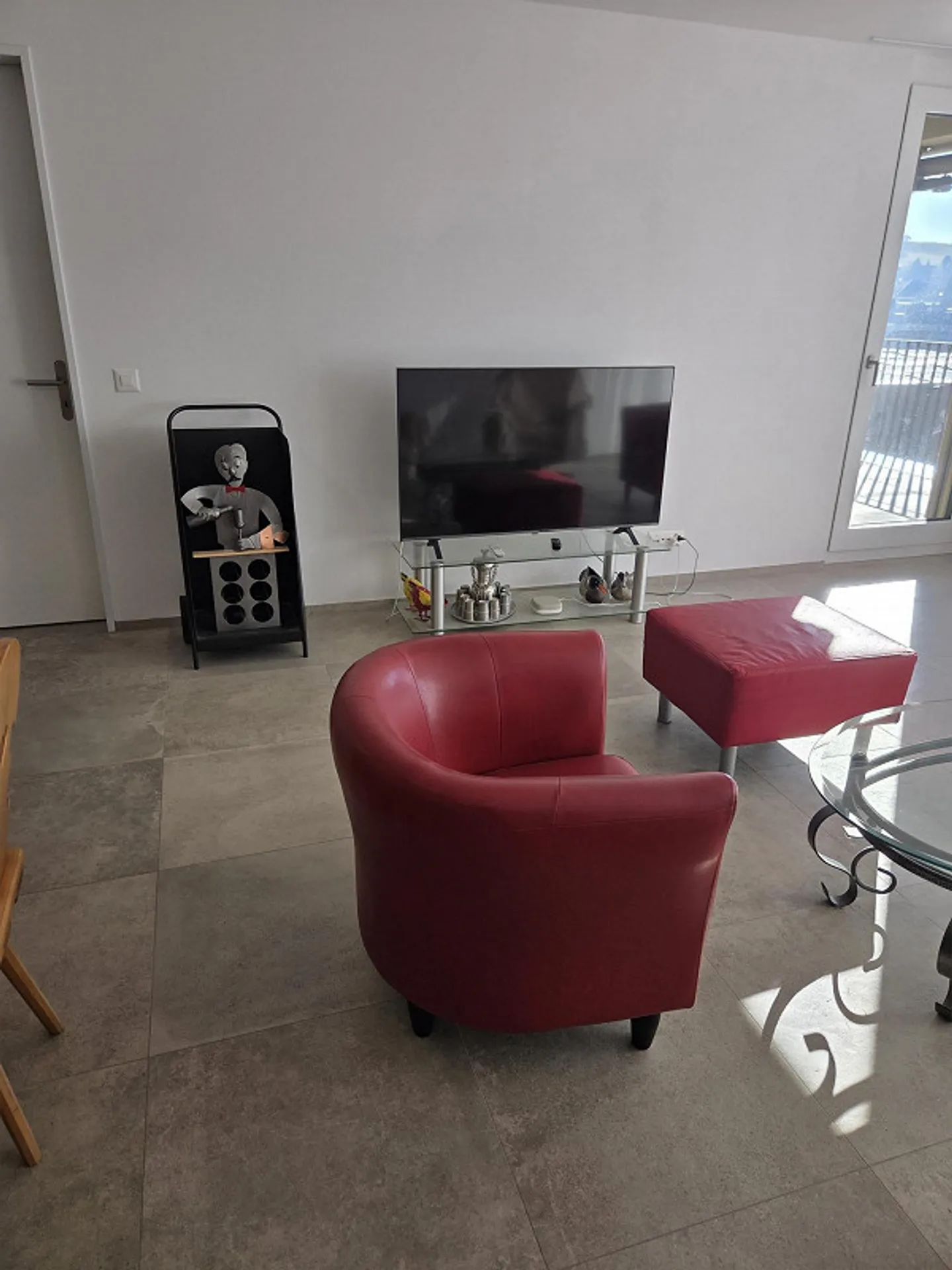 Apartment with 3 1/2 rooms on the ground floor and basement - Photo 17 of 27