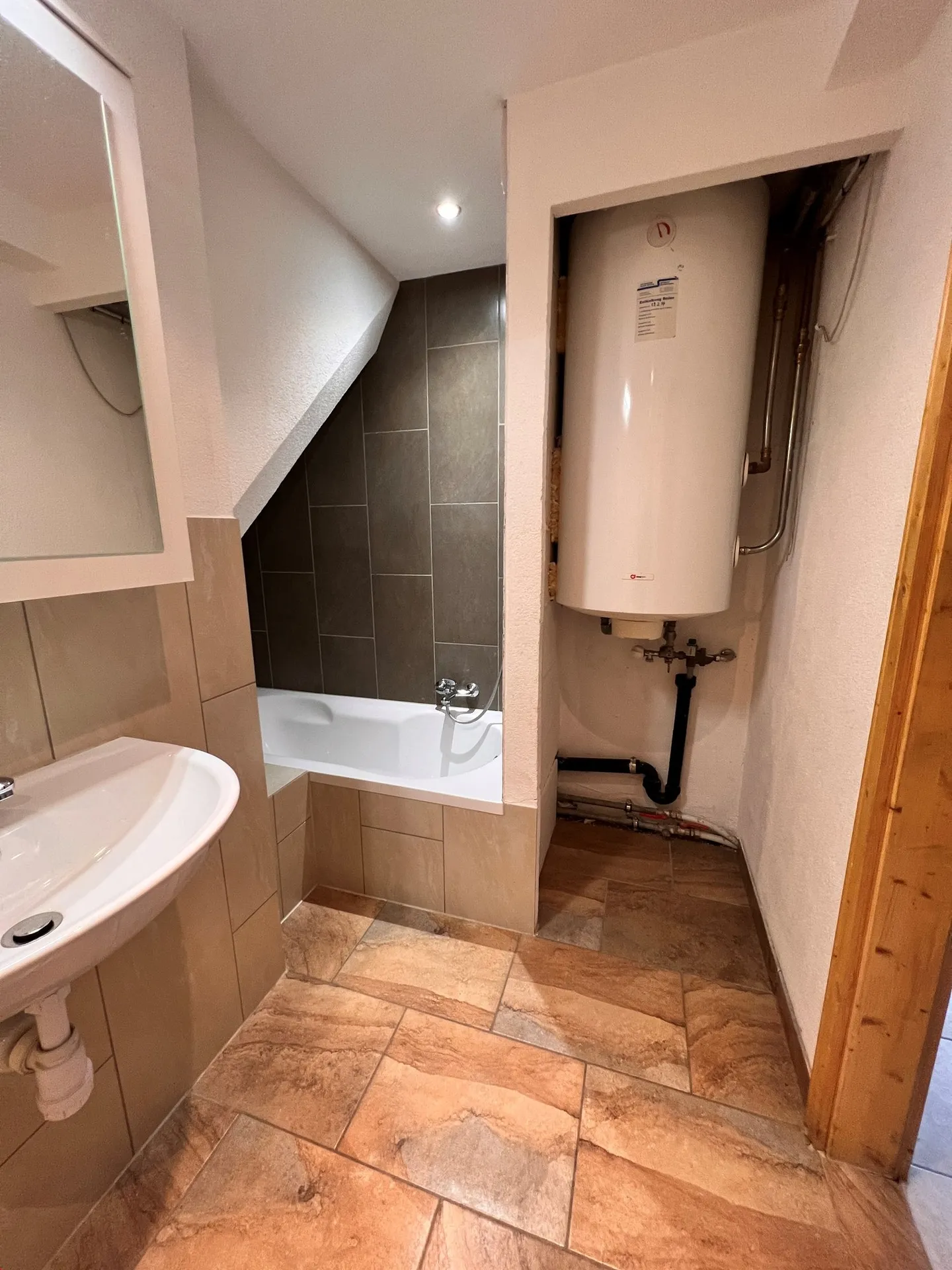 Apartment with Character - Photo 3 of 8