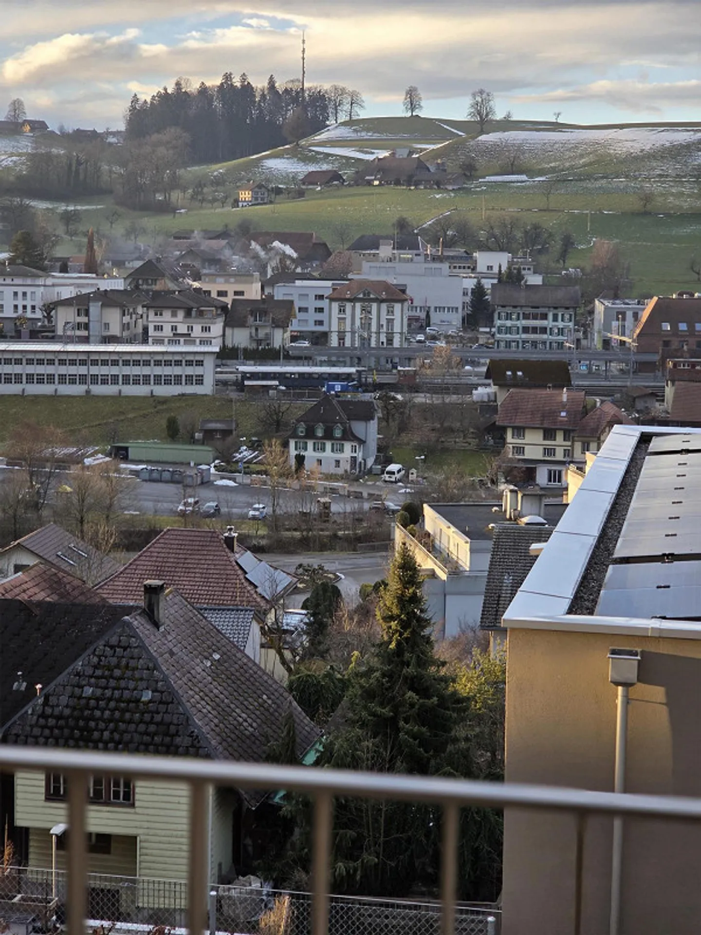 Apartment with 3 1/2 rooms on the ground floor and basement - Photo 23 of 27