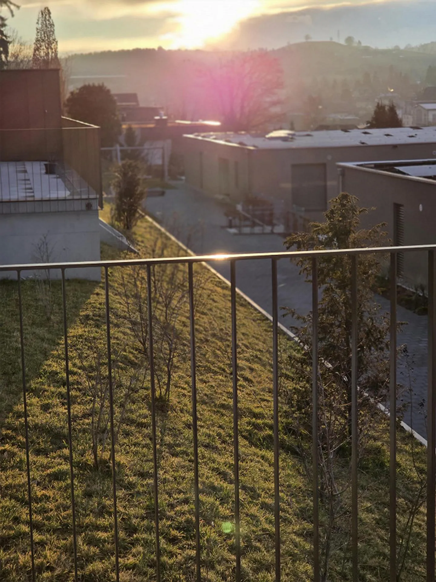 Apartment with 3 1/2 rooms on the ground floor and basement - Photo 24 of 27