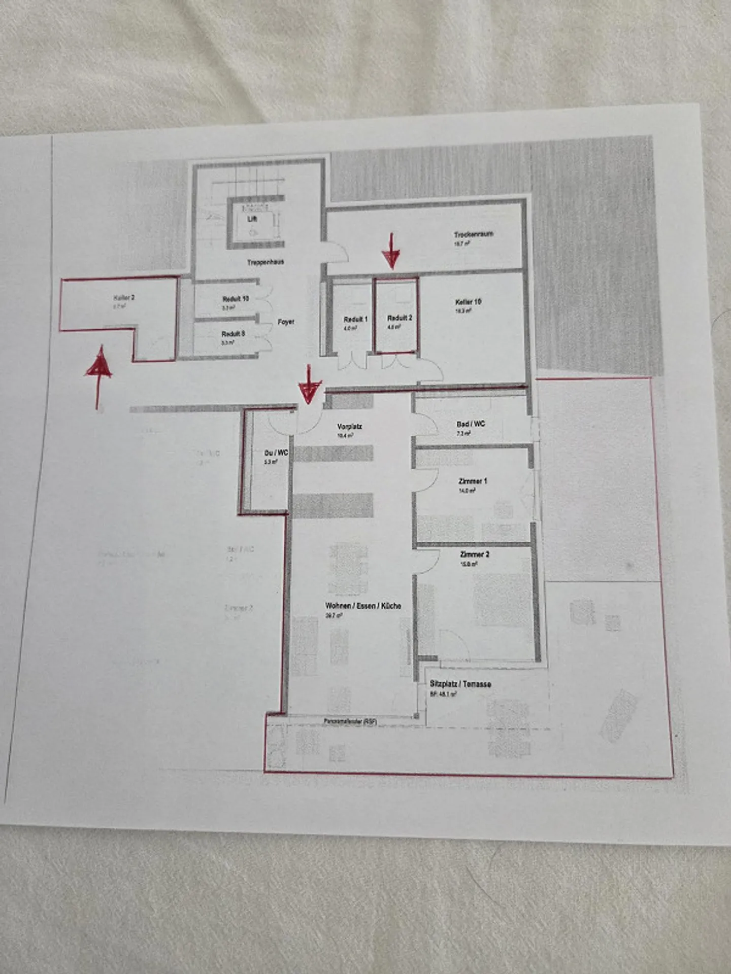 Apartment with 3 1/2 rooms on the ground floor and basement - Photo 3 of 27