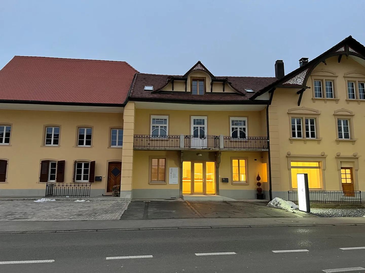 Apartment with Character - Photo 8 of 8