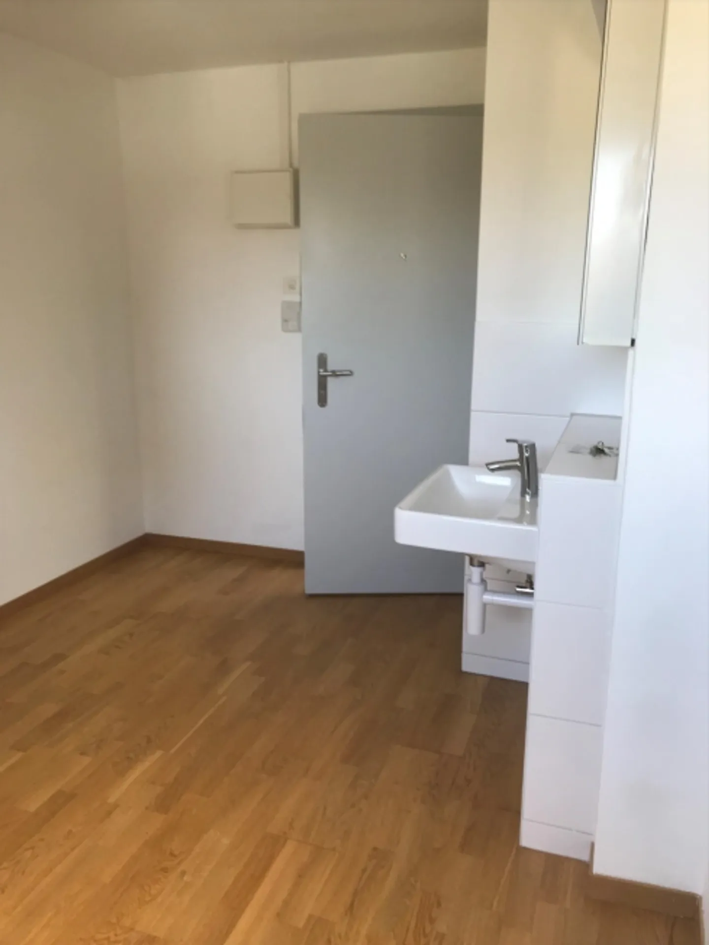 Stanza per il bricolage con lavabo - Foto 1 di 3