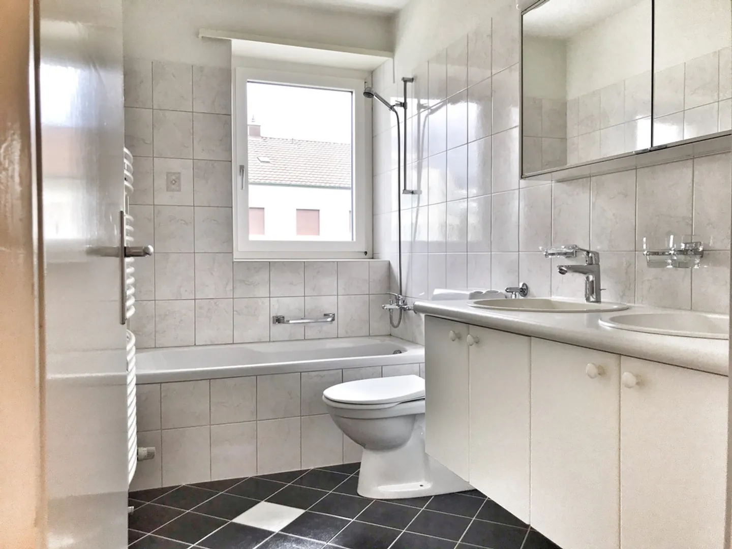 Geräumige Wohnung mit Aussicht - Foto 1 von 10