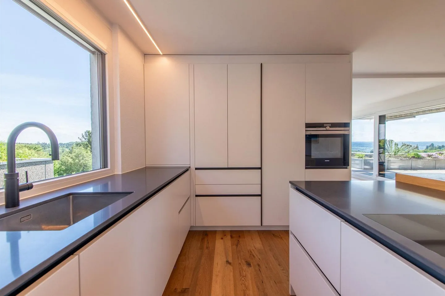 Living at the highest level - with unique views - Photo 8 of 13