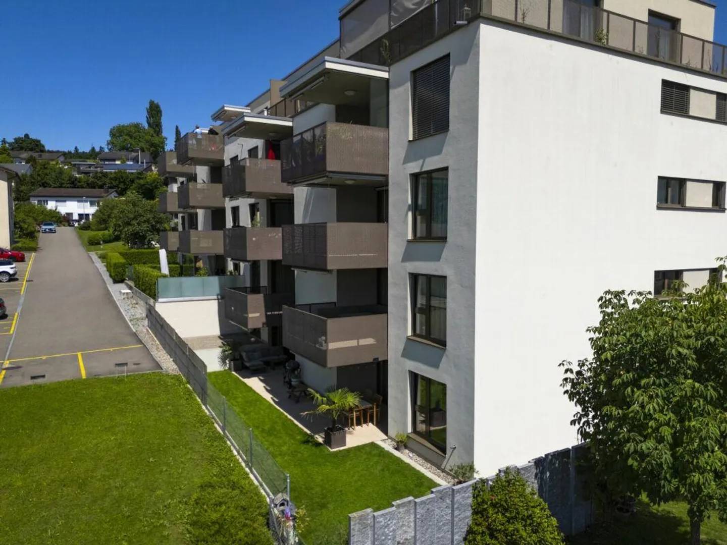 Stylish apartment with large garden - Photo 12 of 12