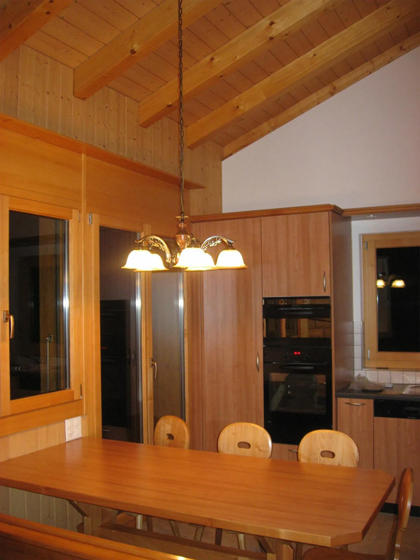 Maisonette apartment in chalet with stunning views in a sunny location - Photo 4 of 18
