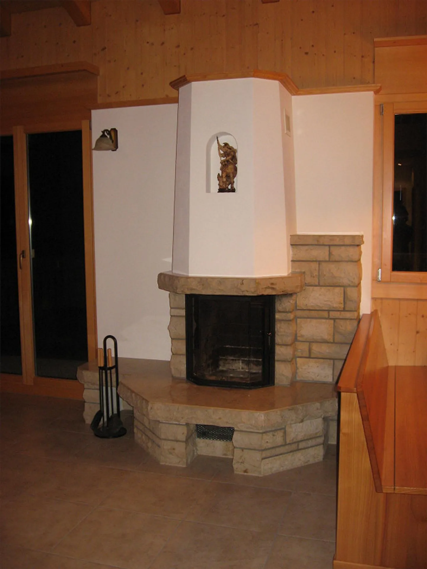 Maisonette apartment in chalet with stunning views in a sunny location - Photo 5 of 18