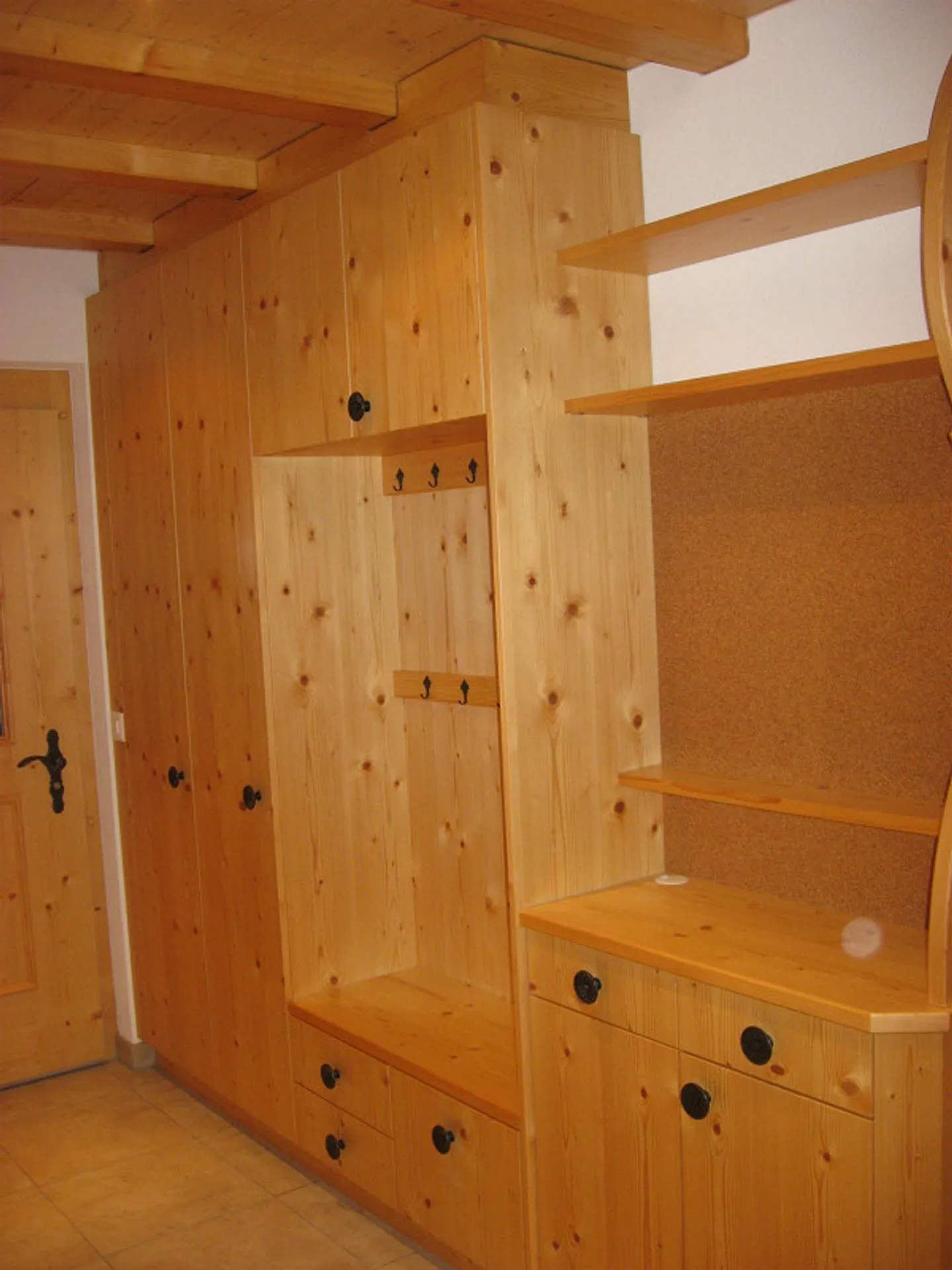 Maisonette apartment in chalet with stunning views in a sunny location - Photo 10 of 18