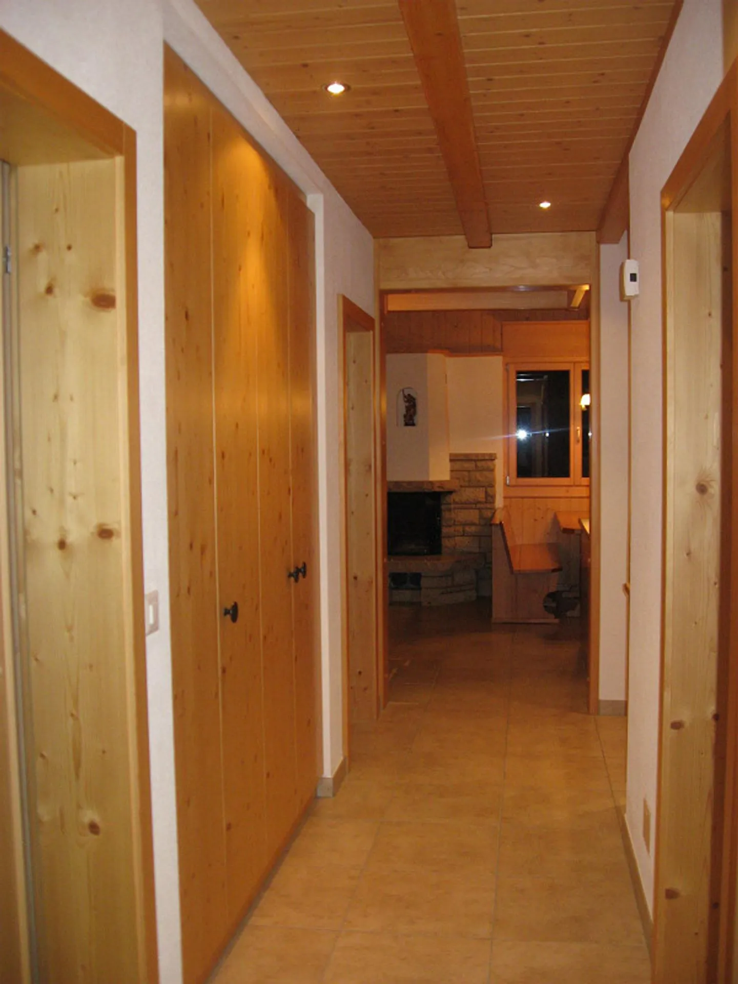 Maisonette apartment in chalet with stunning views in a sunny location - Photo 11 of 18