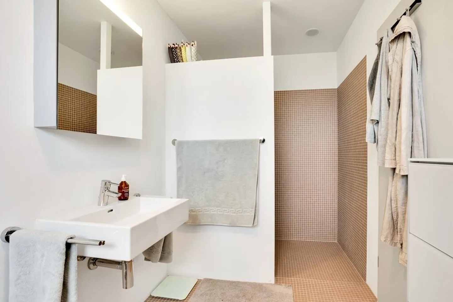 Here ends your apartment search - Photo 9 of 12