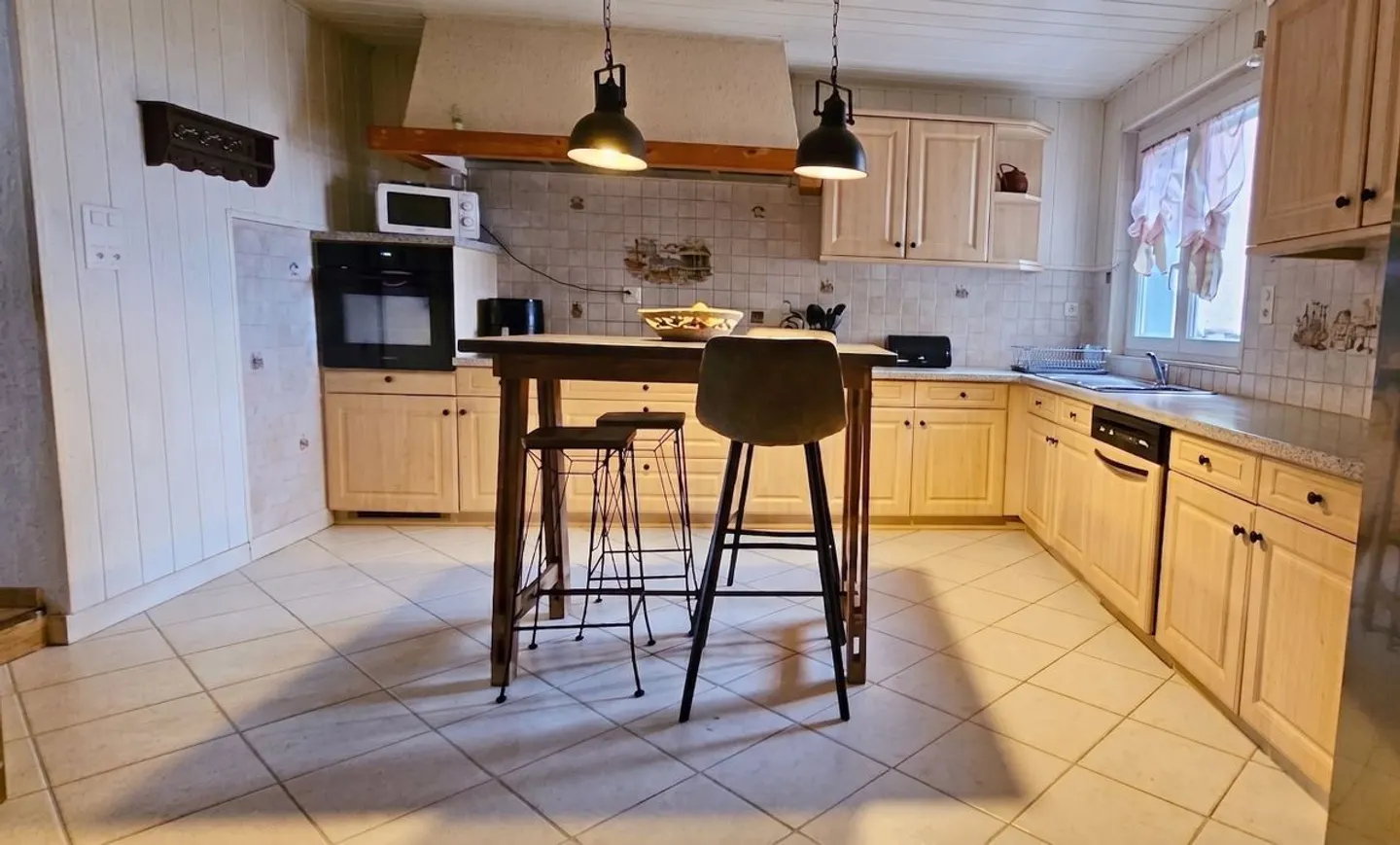 Autentica casa di villaggio, fascino e volumi a Boveresse - Foto 8 di 13