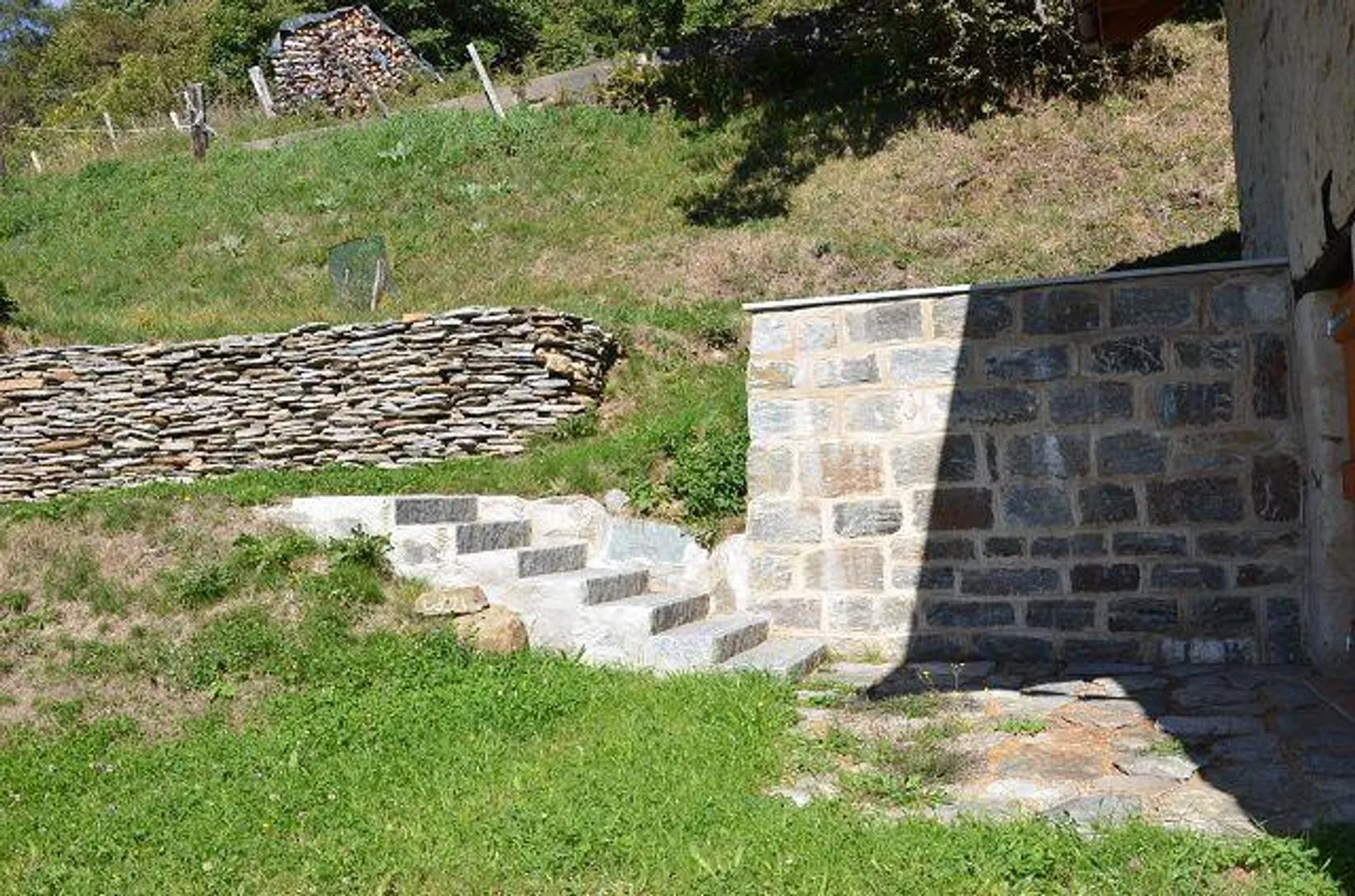 Rustico partiellement rénové avec permis de construire et terrain - Photo 16 sur 28