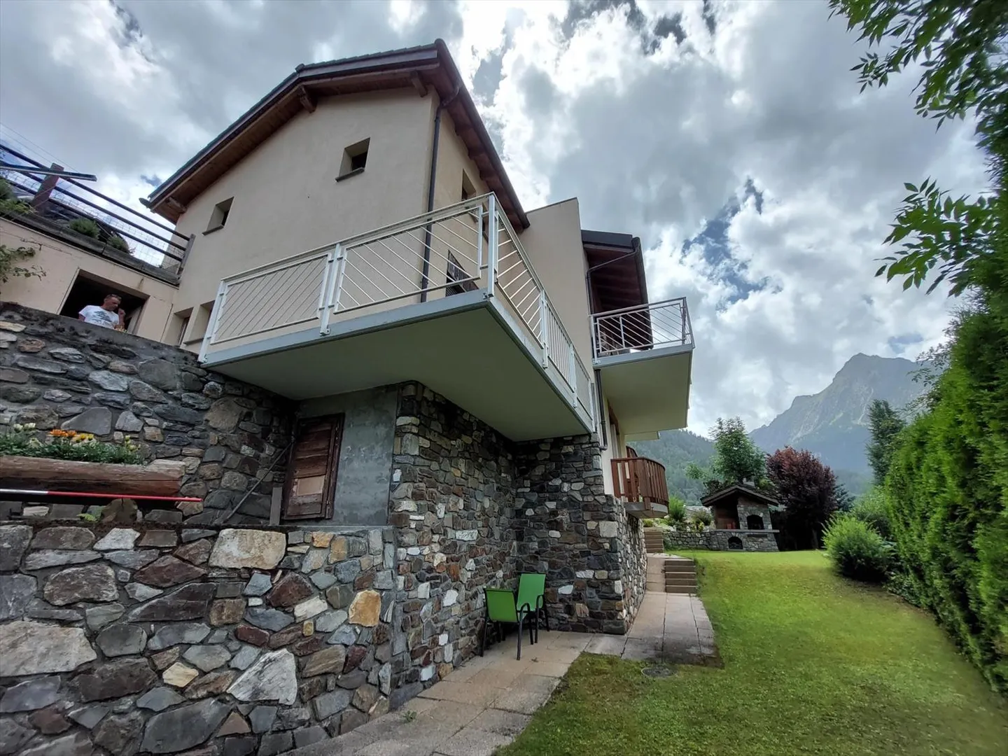 8-room House - Photo 3 of 13