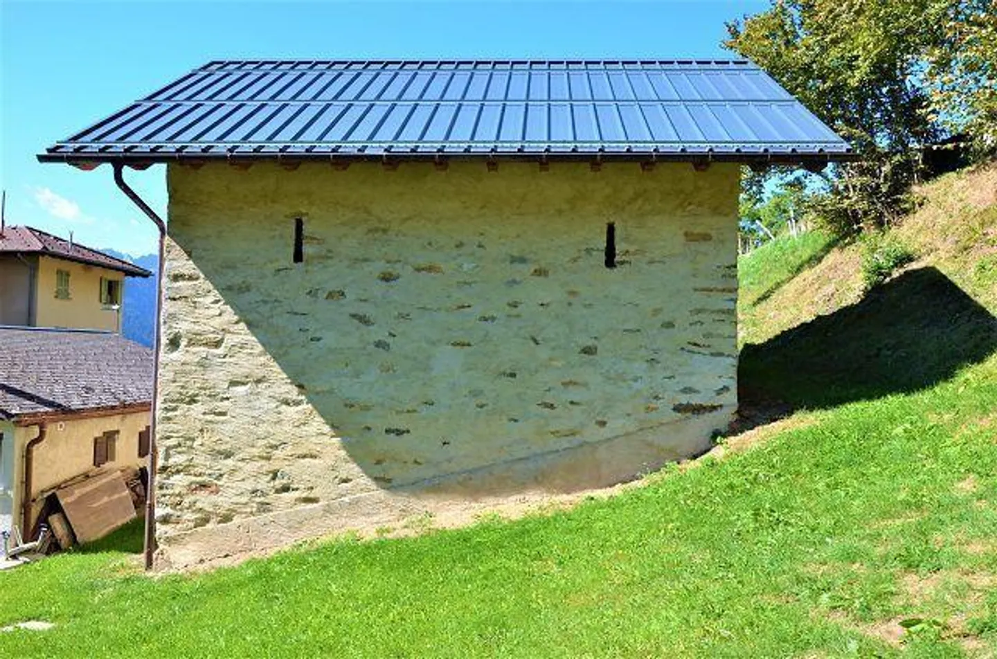 Rustico partiellement rénové avec permis de construire et terrain - Photo 5 sur 28