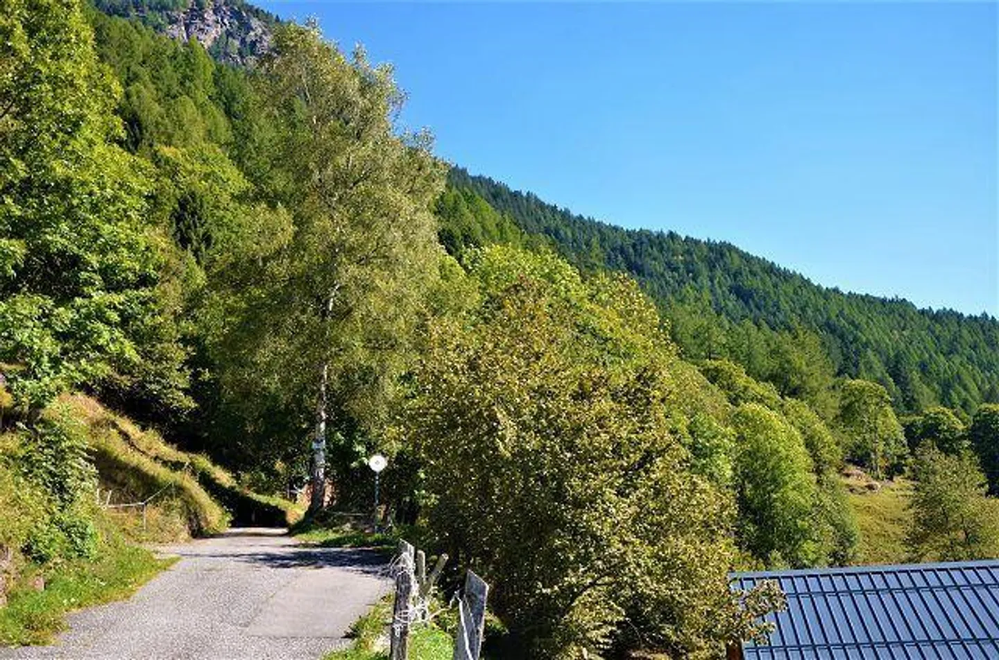 Rustico partiellement rénové avec permis de construire et terrain - Photo 24 sur 28