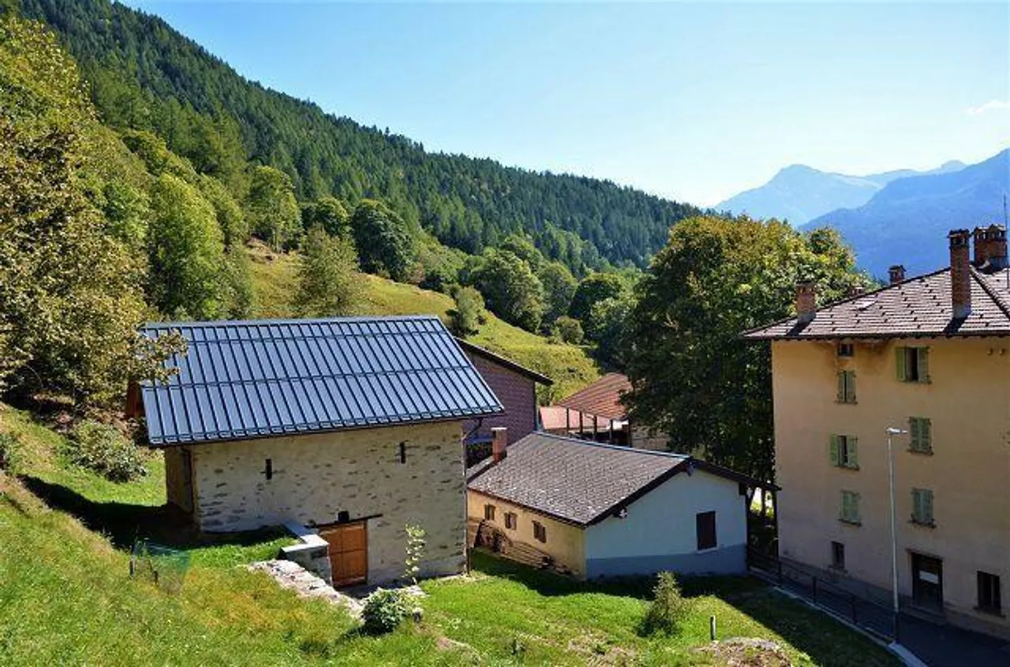 Rustico partiellement rénové avec permis de construire et terrain - Photo 25 sur 28