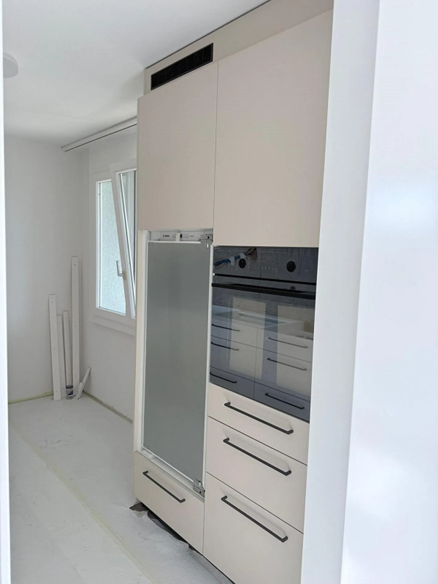 Appartement de 3.5 pièces récemment rénové avec balcon – vie moderne à Münchenbuchsee - Photo 3 sur 8