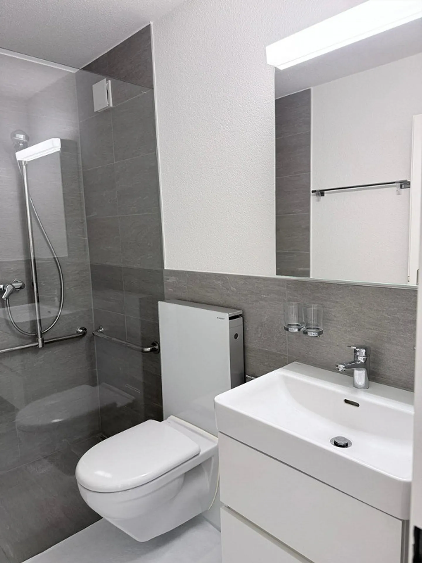 Appartement de 3.5 pièces récemment rénové avec balcon – vie moderne à Münchenbuchsee - Photo 7 sur 8