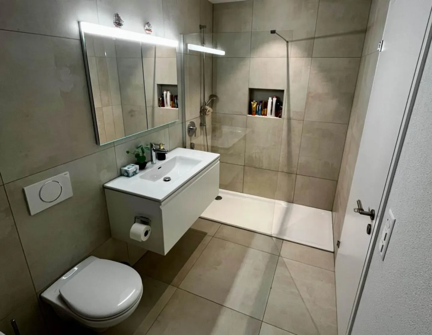 Beautiful Living and Enjoying - Photo 5 of 10