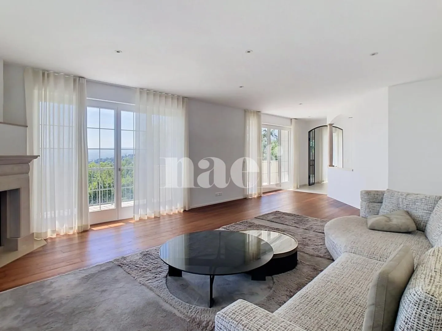 Villa contemporaine avec vue sur le lac - Photo 7 sur 12