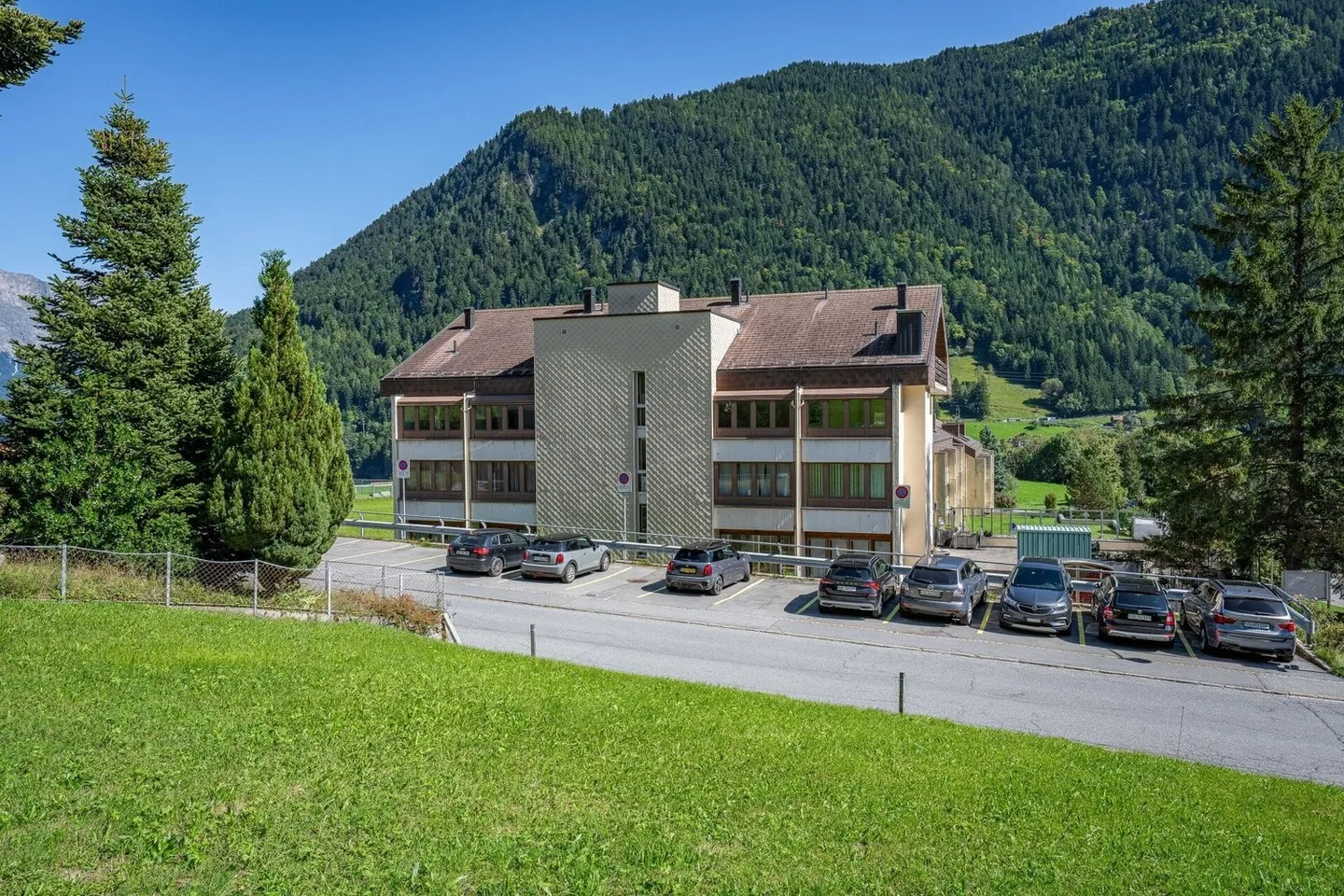 Wohn- und Geschäftshaus - Foto 3 von 13