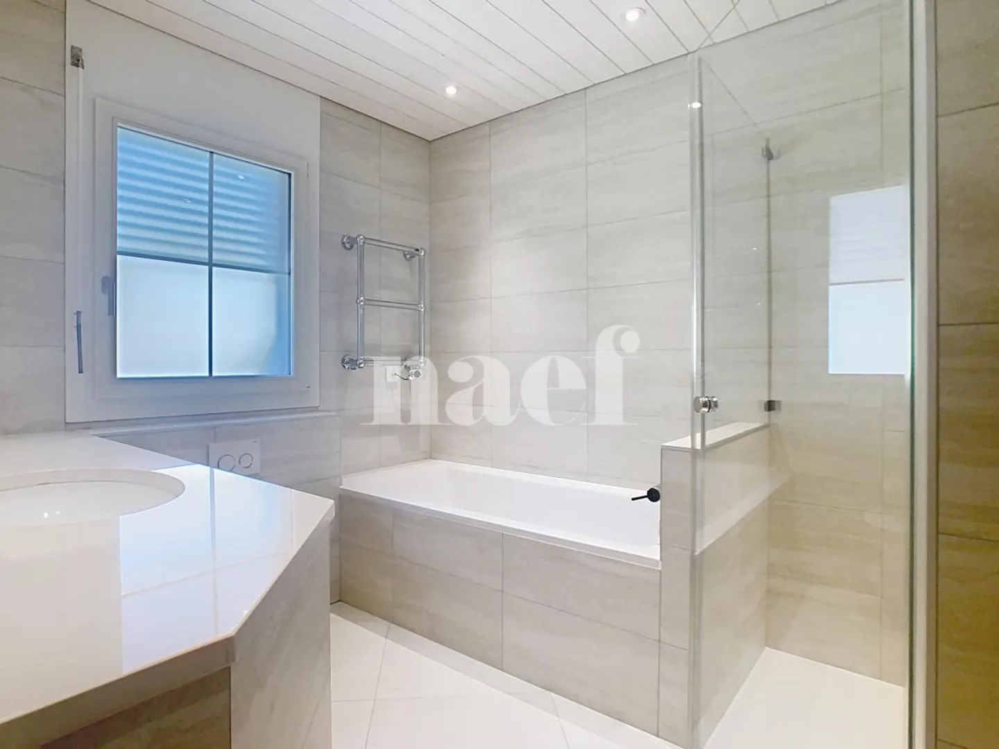 Villa contemporaine avec vue sur le lac - Photo 10 sur 12