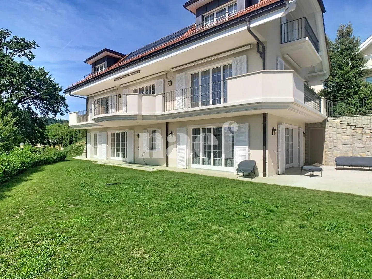 Villa contemporaine avec vue sur le lac - Photo 1 sur 12