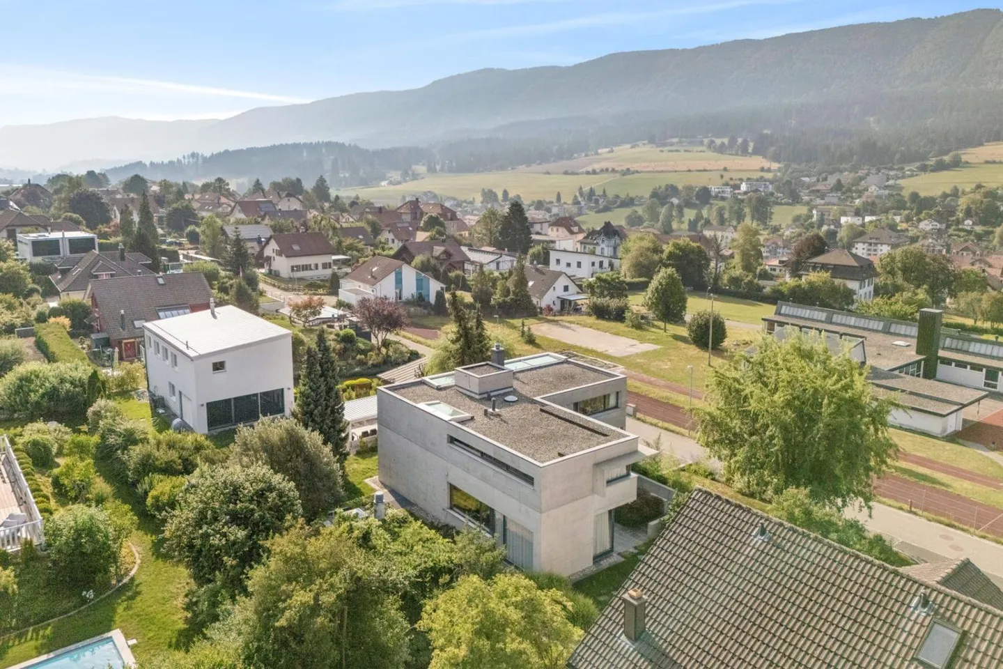 Villa for sale in Reconvilier - light and quality of life in the Jura - Photo 2 of 13