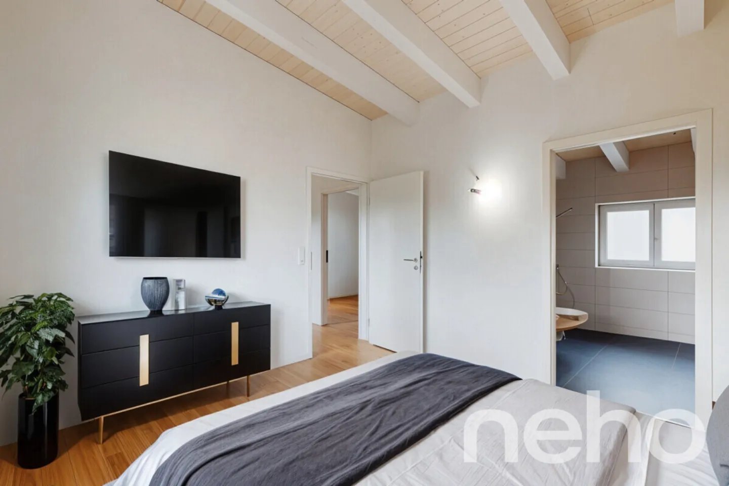 Magnificent fully renovated 4.5-room apartment with balcony! - Photo 1 of 13