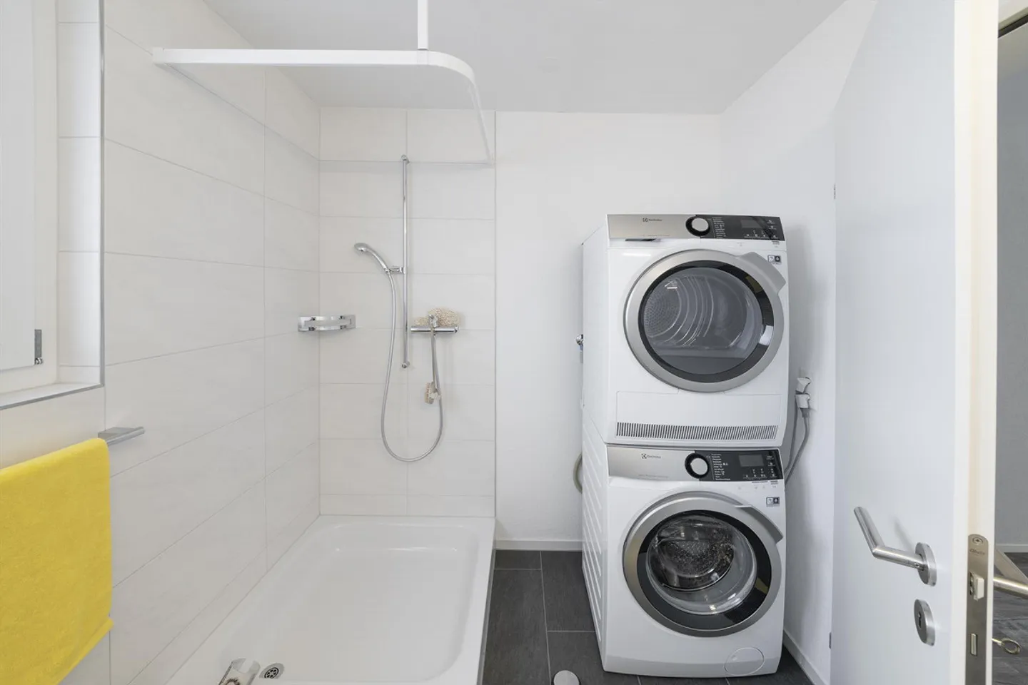 Schöne 2.5-Zimmer-Wohnung in Langwiesen! - Foto 4 von 8