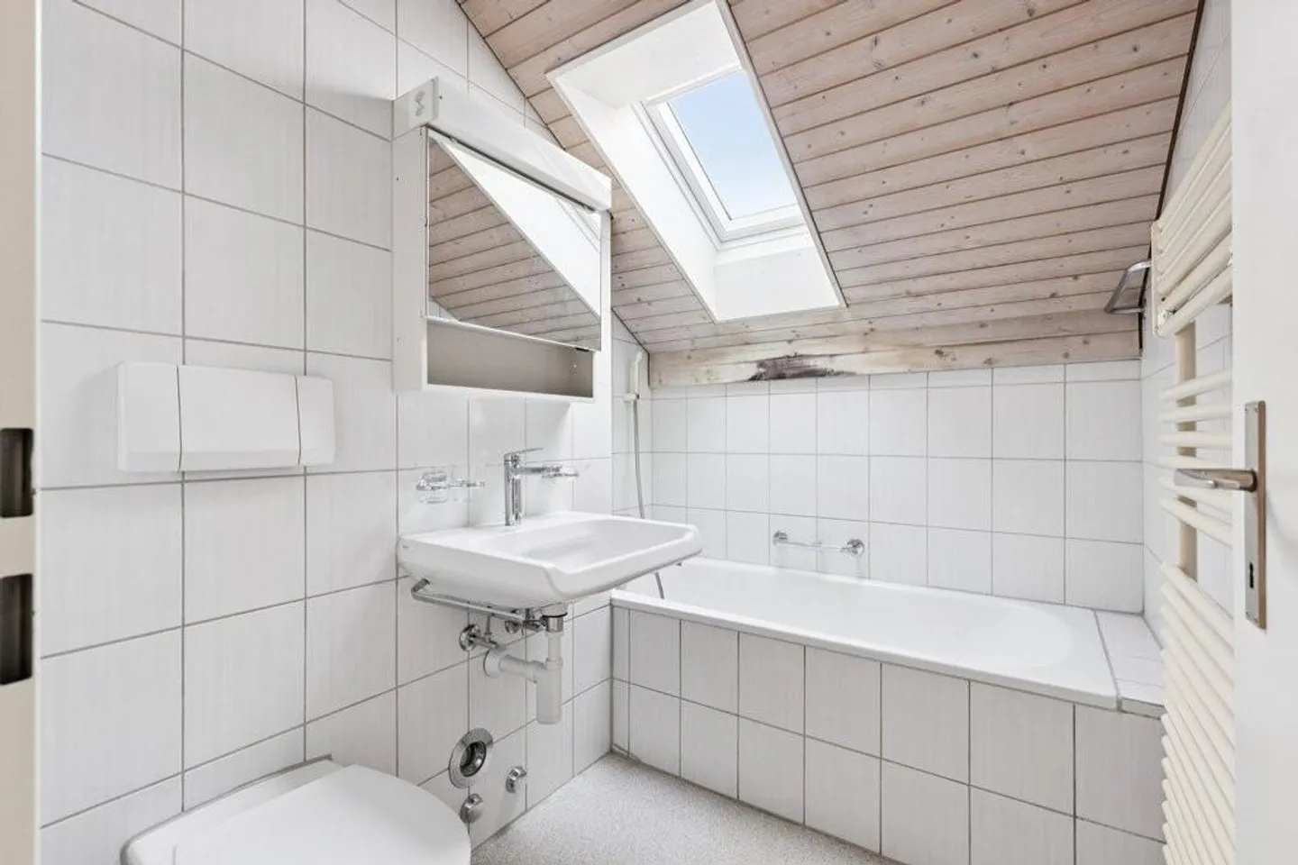 Geräumige Familienwohnung in ruhiger Lage - Foto 7 von 8