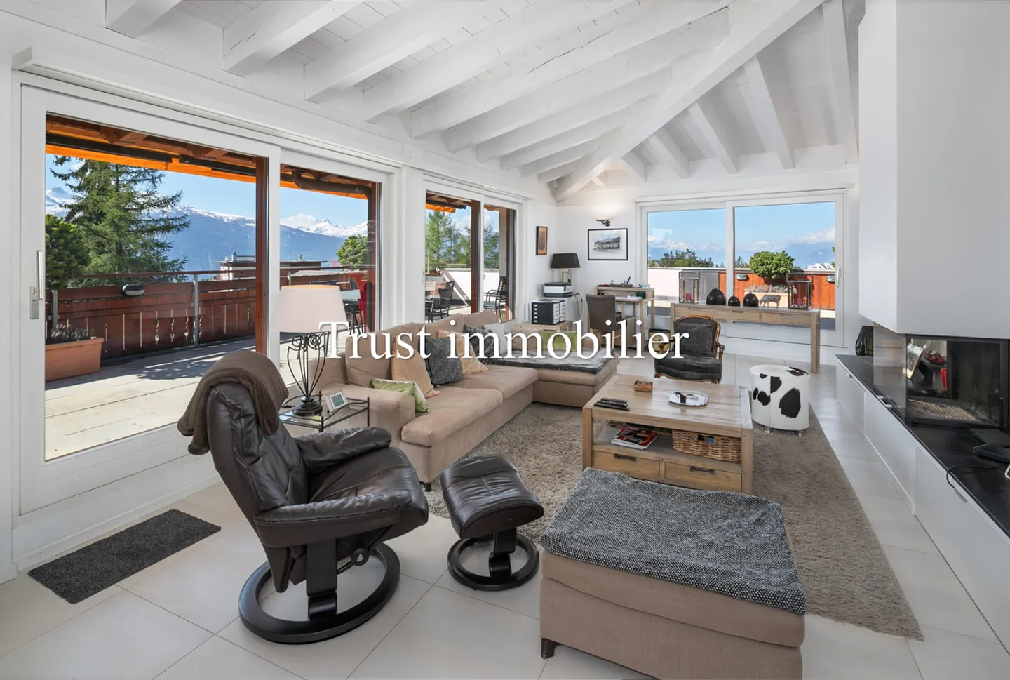 5043. Bellissimo Attico-Duplex con vista sul Lago Grenon - Foto 1 di 27