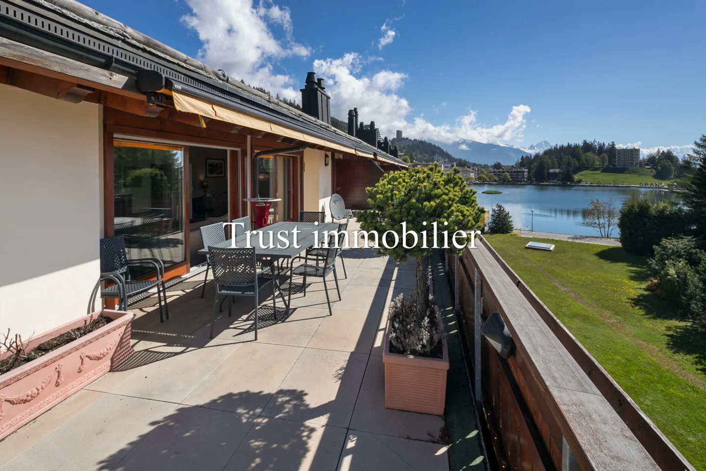 5043. Bellissimo Attico-Duplex con vista sul Lago Grenon - Foto 2 di 27