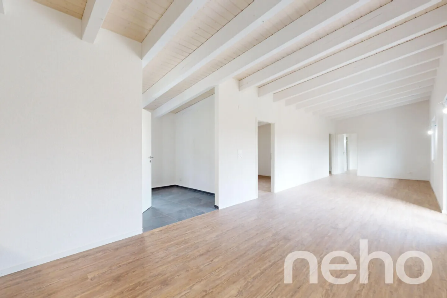 Magnificent fully renovated 4.5-room apartment with balcony! - Photo 8 of 13