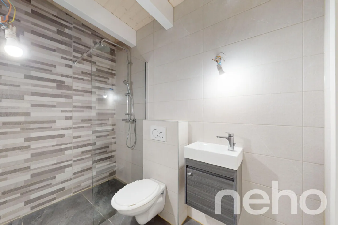 Magnificent fully renovated 4.5-room apartment with balcony! - Photo 12 of 13
