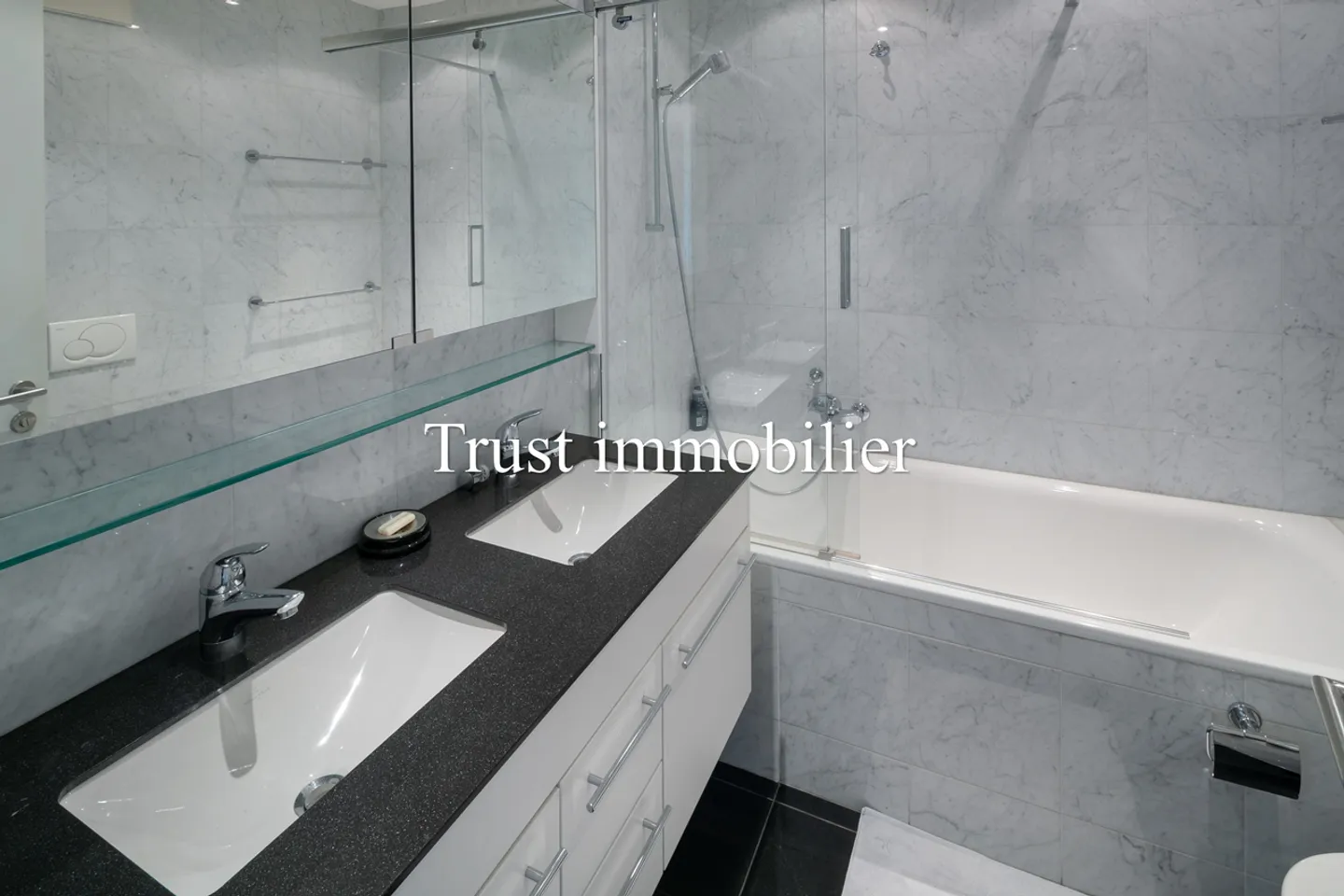 5043. Bellissimo Attico-Duplex con vista sul Lago Grenon - Foto 17 di 27