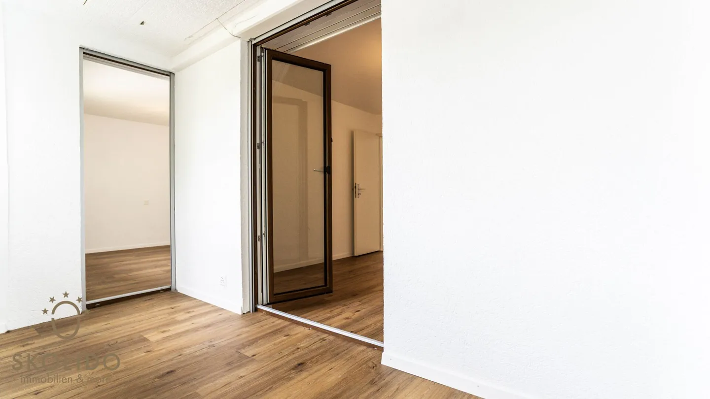Appartamento 4,5 locali completamente ristrutturato con vista sulla valle del Rodano - Foto 5 di 20