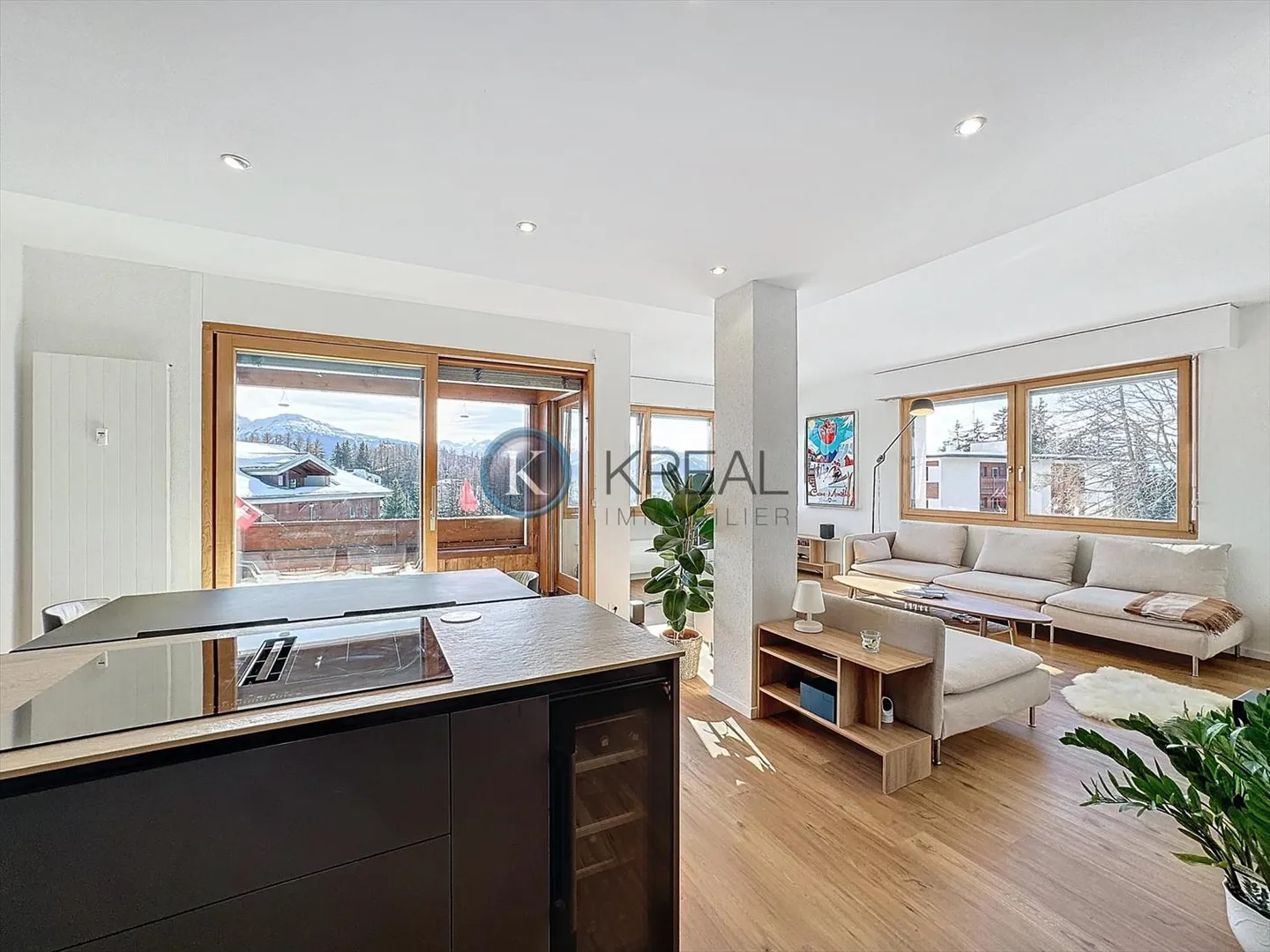Stunning 3.5 Room Apartment with Breathtaking Views of the Alps - Photo 2 of 11
