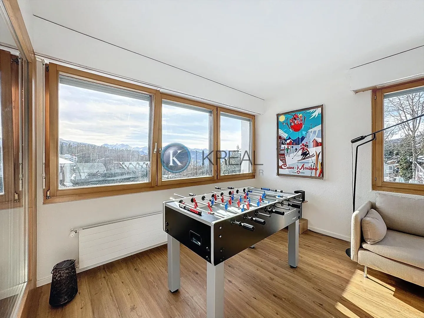 Stunning 3.5 Room Apartment with Breathtaking Views of the Alps - Photo 4 of 11