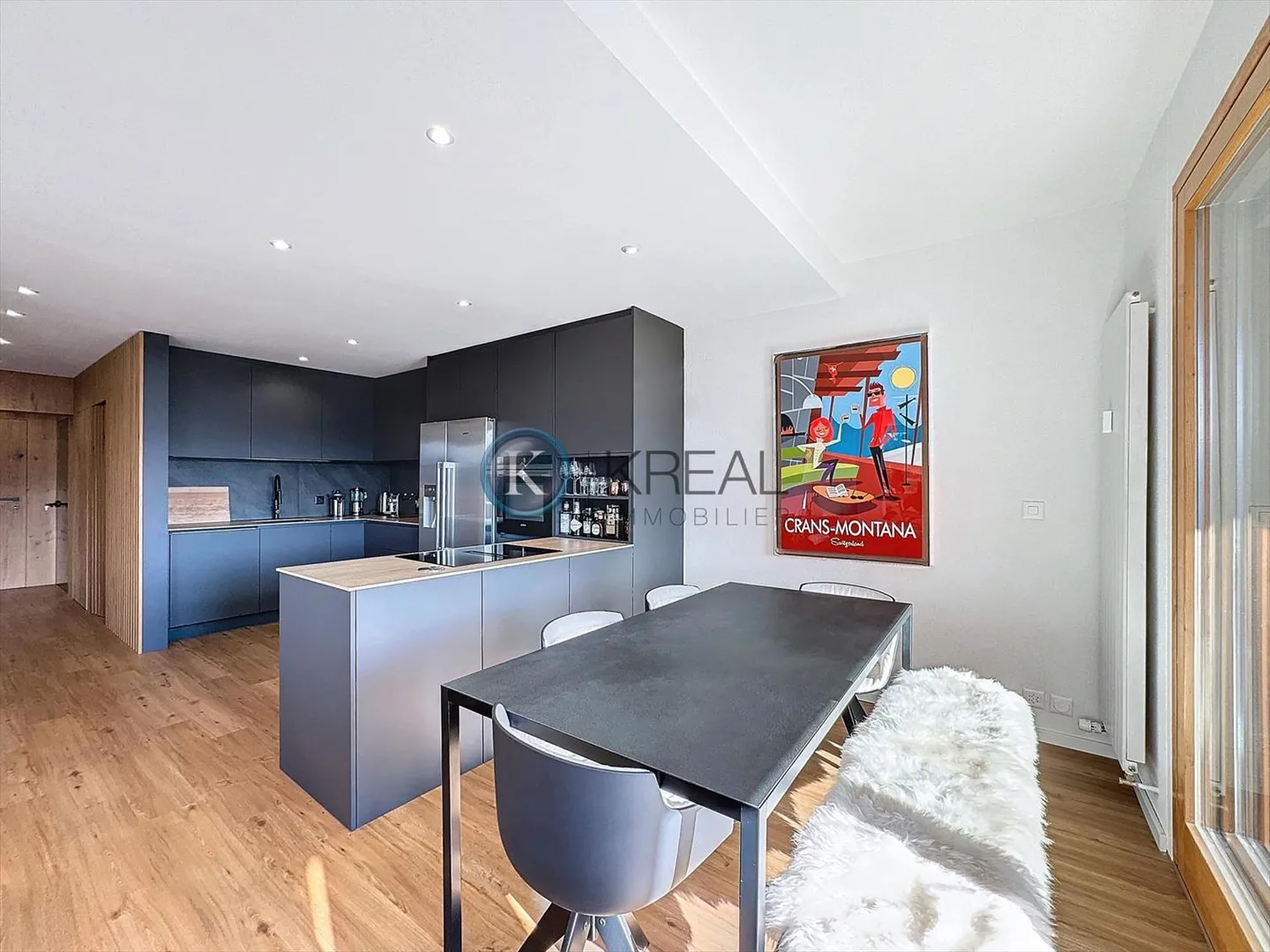 Stunning 3.5 Room Apartment with Breathtaking Views of the Alps - Photo 5 of 11