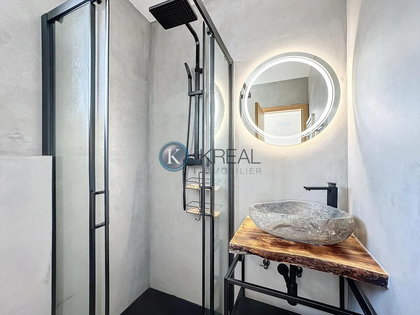 Stunning 3.5 Room Apartment with Breathtaking Views of the Alps - Photo 7 of 11