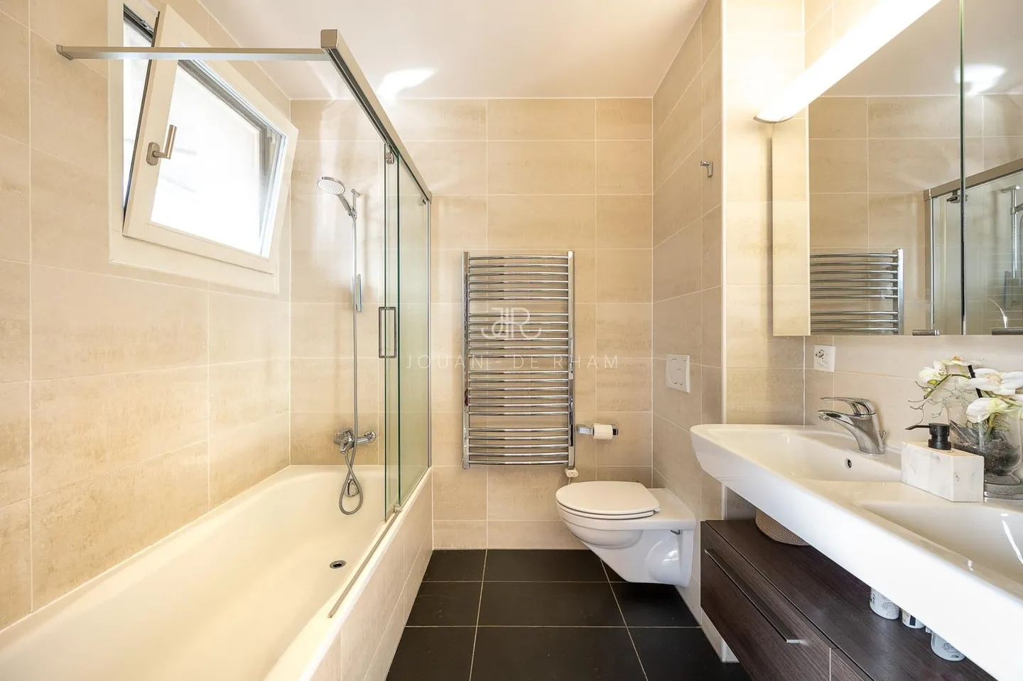 Spacious Gable House for Families - Photo 12 of 13