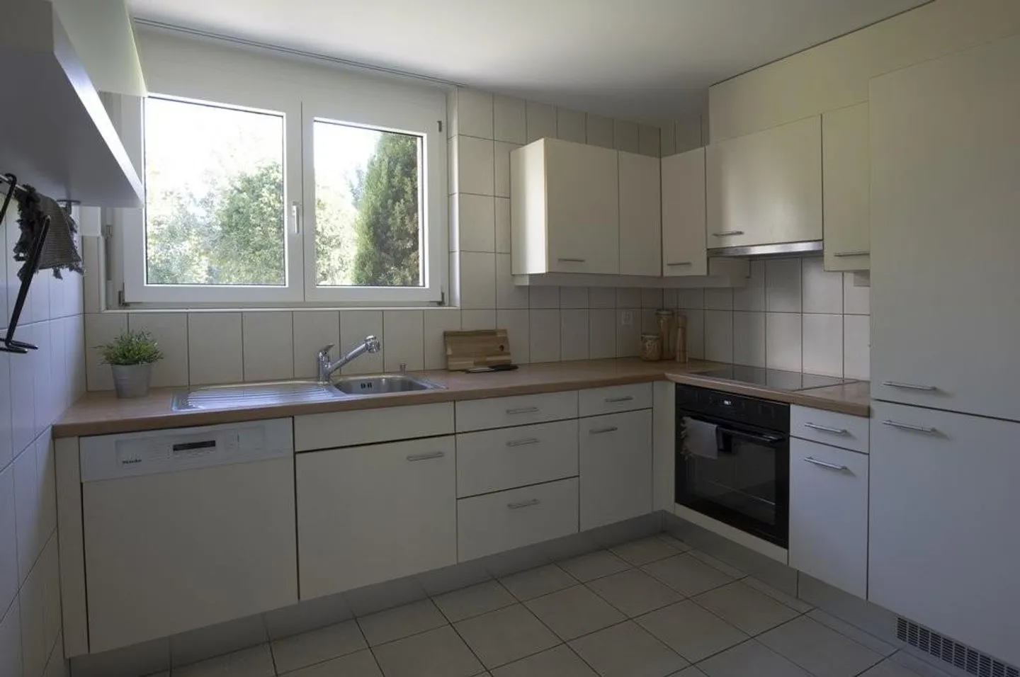 5.5-room maisonette apartment with beautiful seating area and private washing tower - Photo 3 of 12